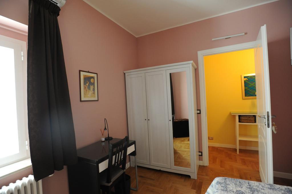 B&B Aurora Domus D'A-Mare Pesaro Bilik gambar