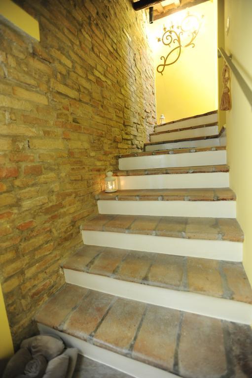 B&B Aurora Domus D'A-Mare Pesaro Luaran gambar