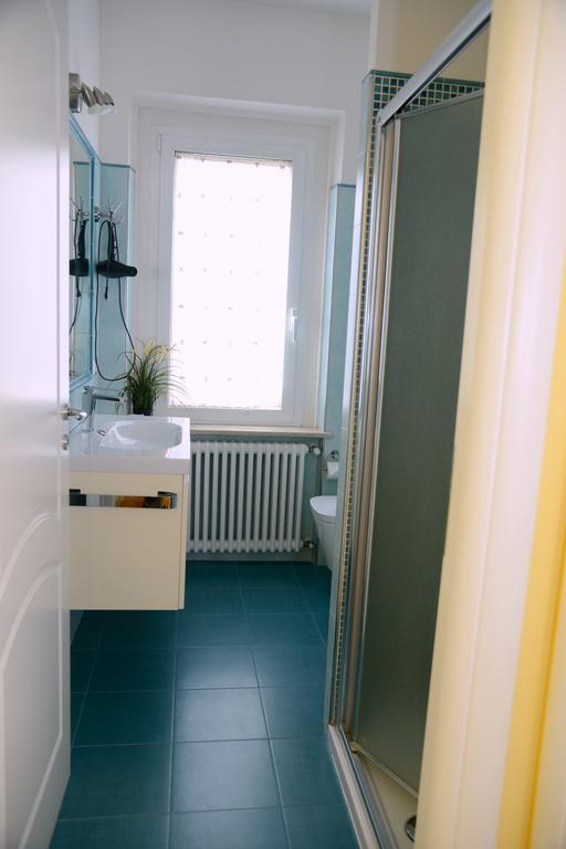 B&B Aurora Domus D'A-Mare Pesaro Luaran gambar