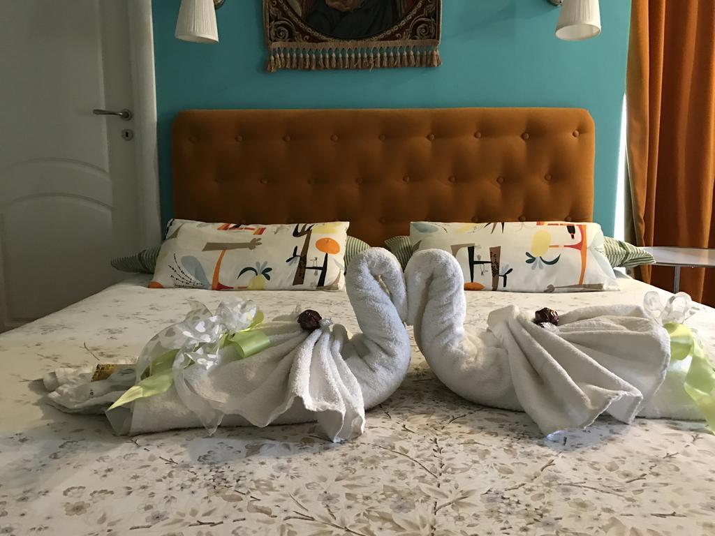 B&B Aurora Domus D'A-Mare Pesaro Luaran gambar