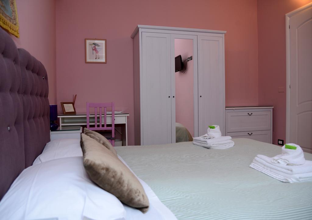 B&B Aurora Domus D'A-Mare Pesaro Luaran gambar